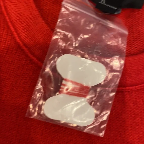 Cashmere red sweater - Picture 4 of 4